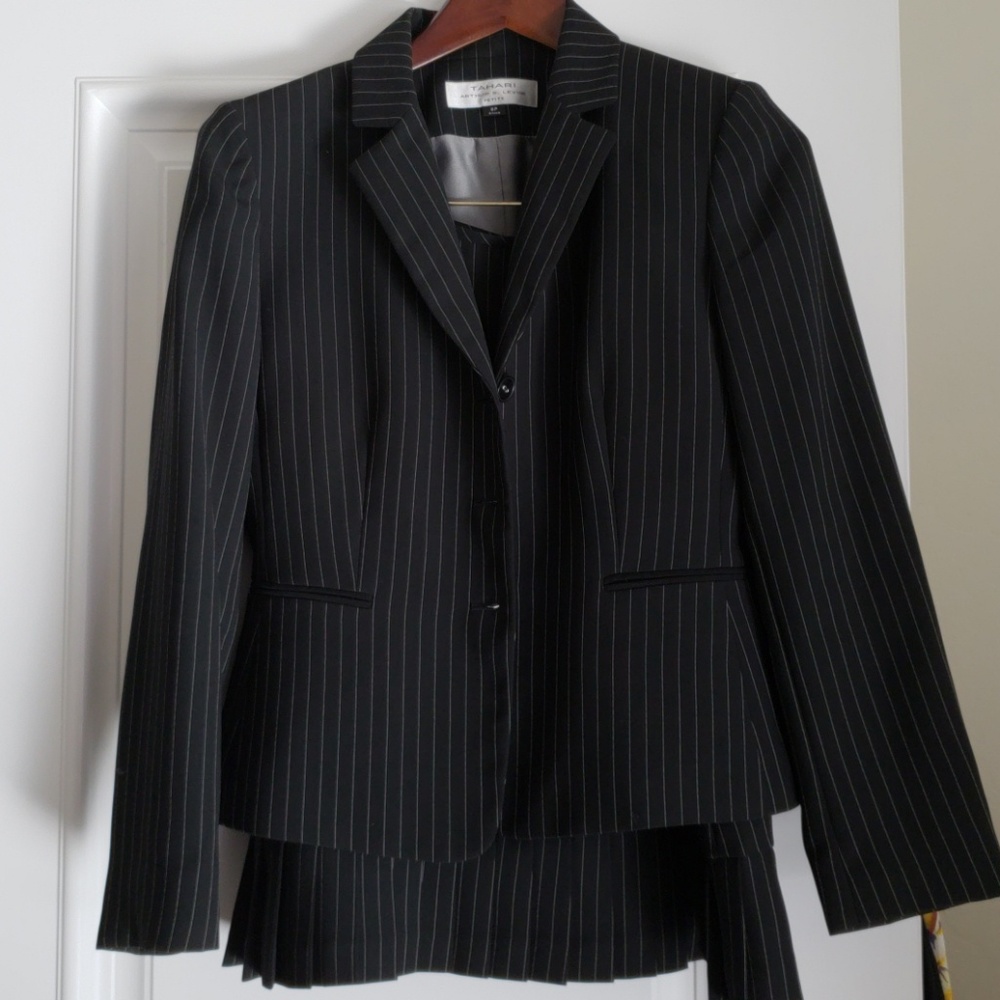 Tahari Suit Arthur S Levine